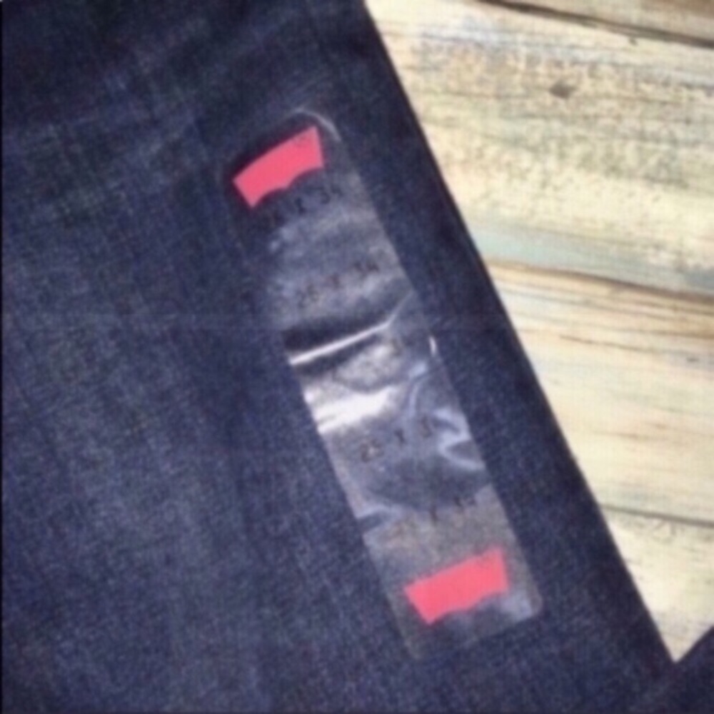 NWT Levi's Bold Curve Straight Leg Denim - Picture 3 of 6